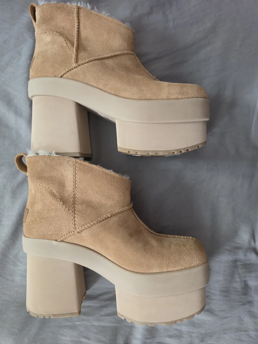 UGG Women's Classic Ultra Mini New Heights Platform Boots Chestnut USA 9